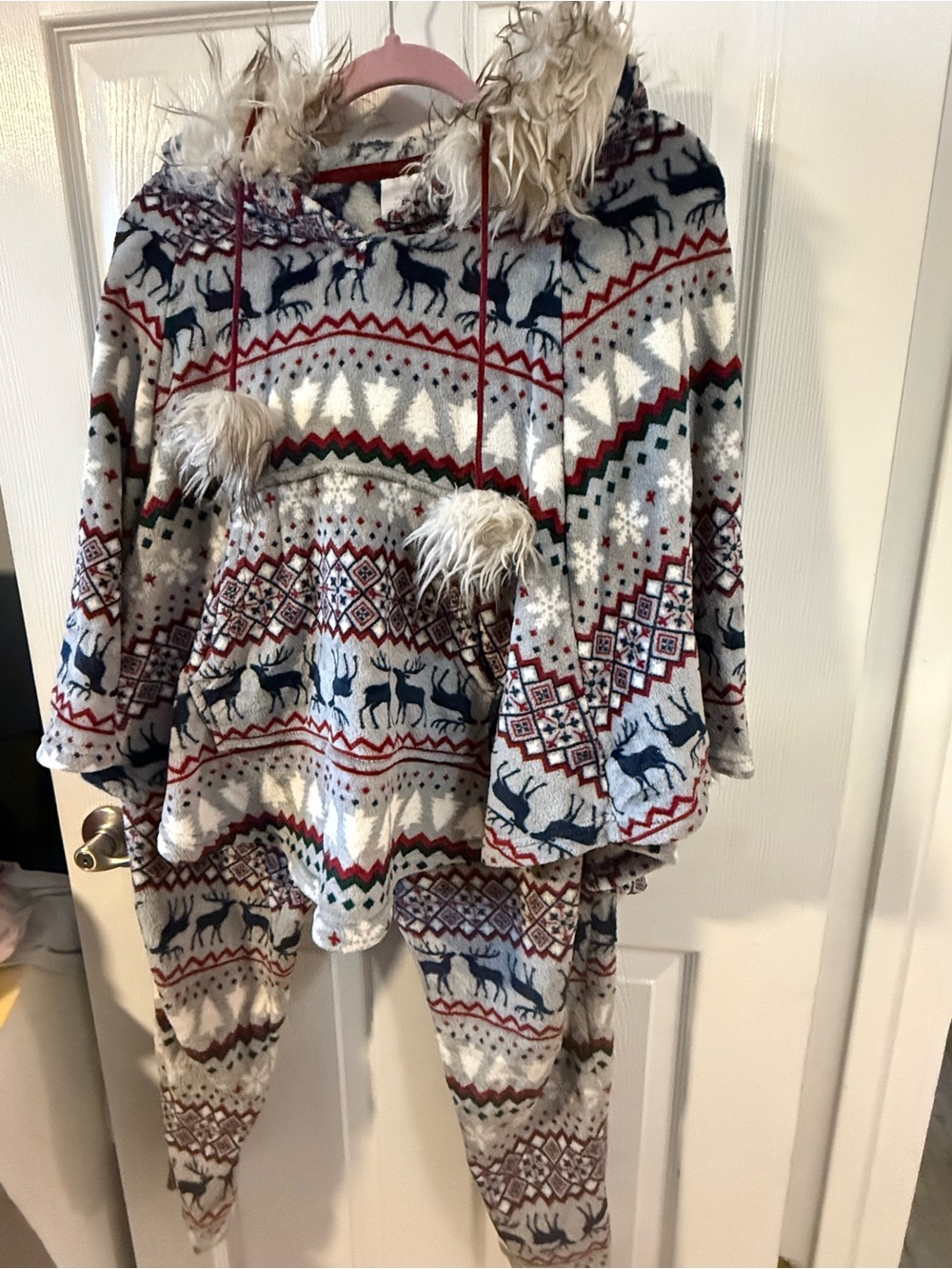 Cozy Reindeer Fair Isle Hooded Sweater in Cream and Navy